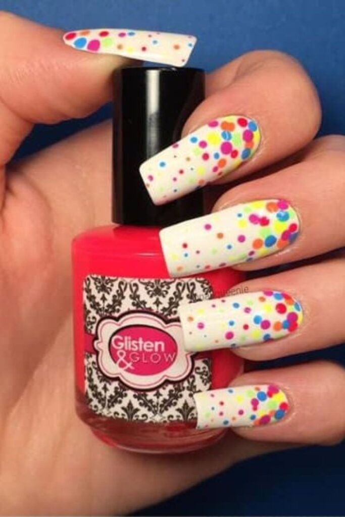 Polka Dot With White Background Nails