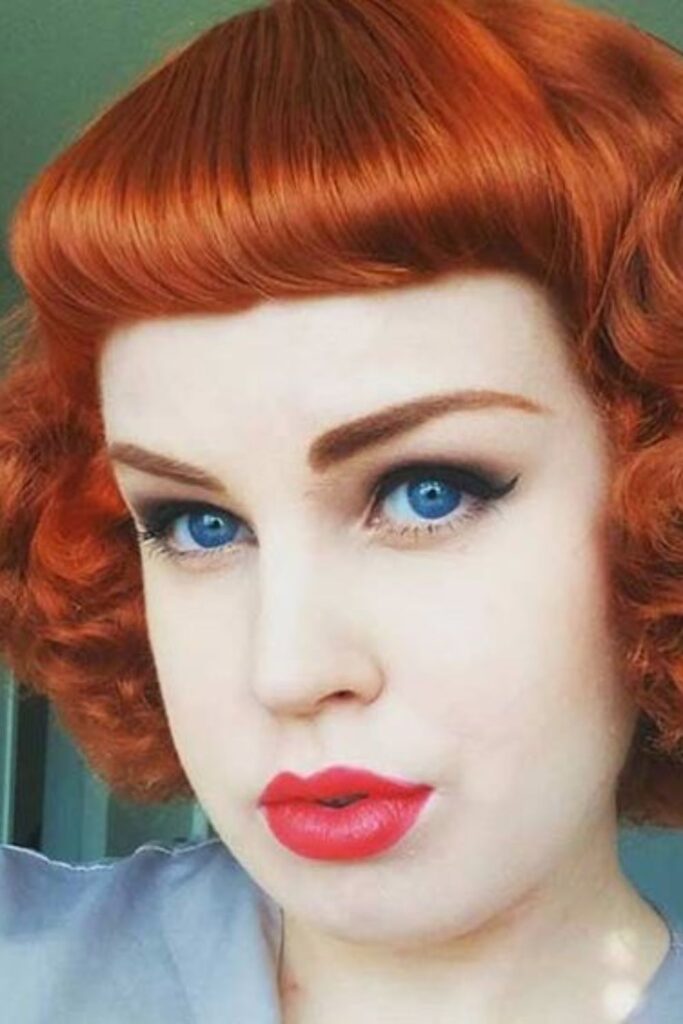 Gatsby-Inspired Pin-Up Hairstyle