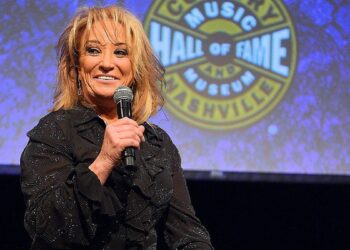 Tanya Tucker Plastic Surgery Totally Changed Her Face