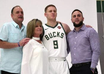 all About Donte DiVincenzo Parents