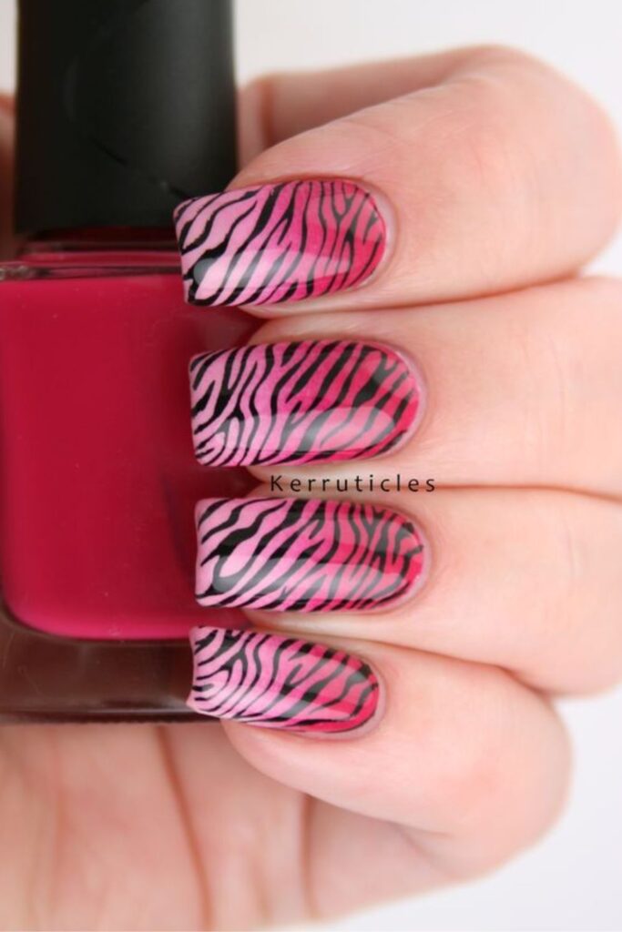 Gradient Zebra Printed Nails