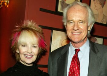 _Mike Farrell Wife