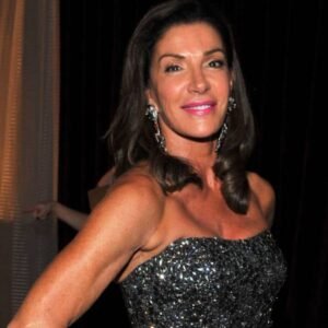 Hilary Farr Age, Career, Relationship, Kids, Height, & Net Worth
