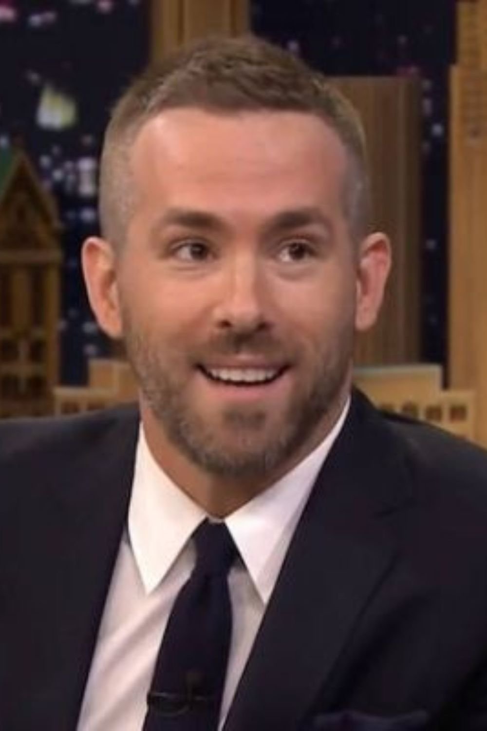 Top 10 Ryan Reynolds Haircut Ideas For Superhero Looks
