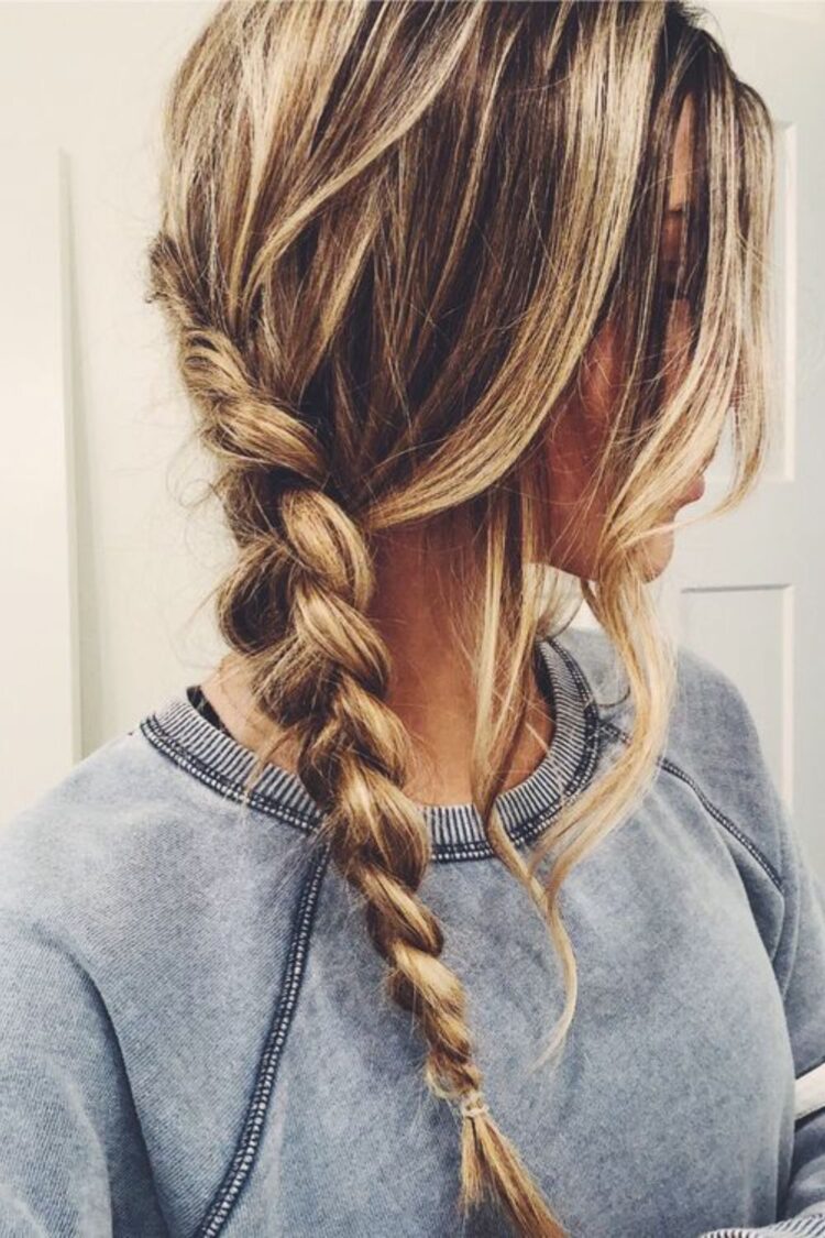 Top 22 Effortless Lake Day Hairstyles for Fun in the Sun