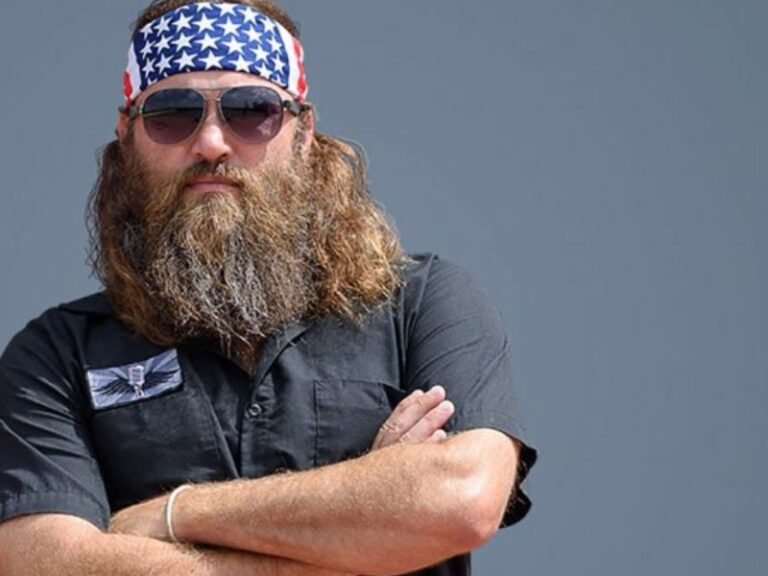 Phil Robertson Net Worth: Closer Look At Duck Commander's Wealth - Phil Robertson Net Worth: Duck Commander's Fortune Revealed