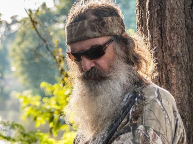 Phil Robertson Net Worth Closer Look At Duck Commander's Wealth