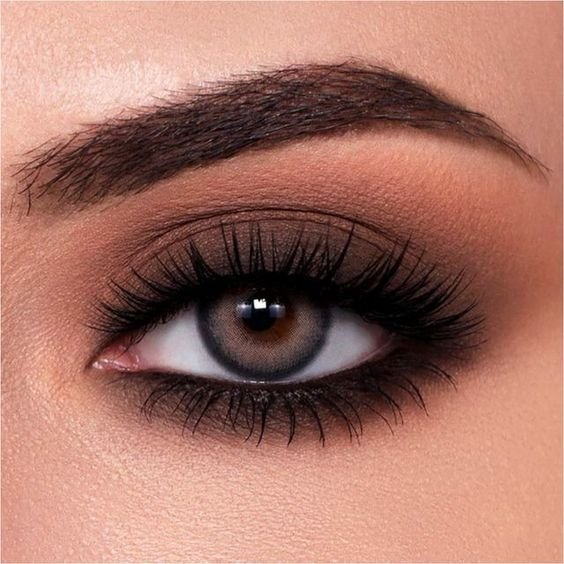 Chocolate Brown Smoky Eye eyeshadow