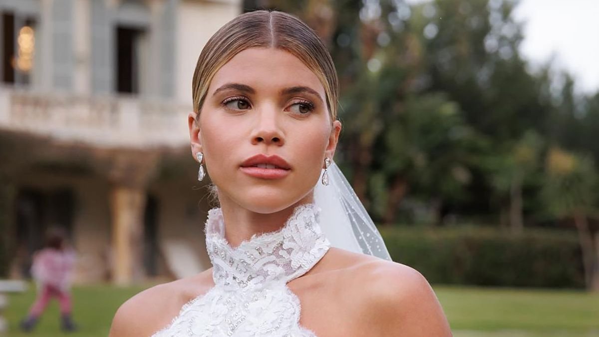Trendy Soft Glam Makeup Looks