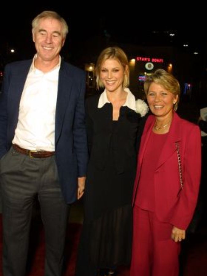 Julie Bowen's Parents & siblings