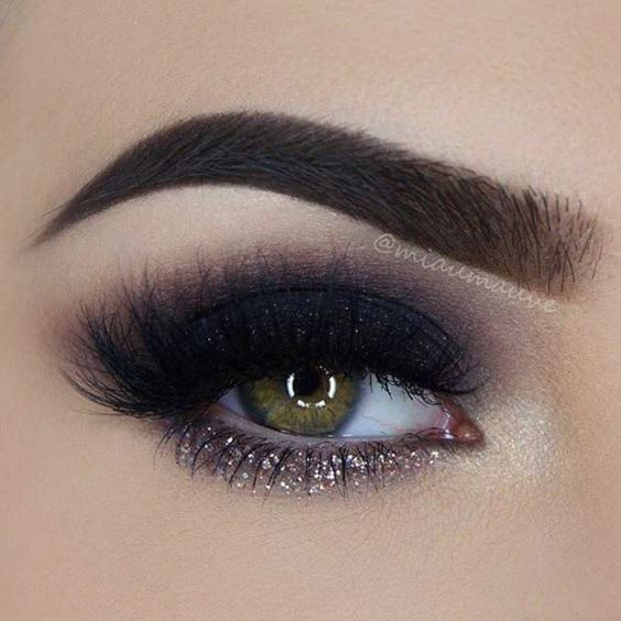 Black Smokey Eye With Glitter Pop