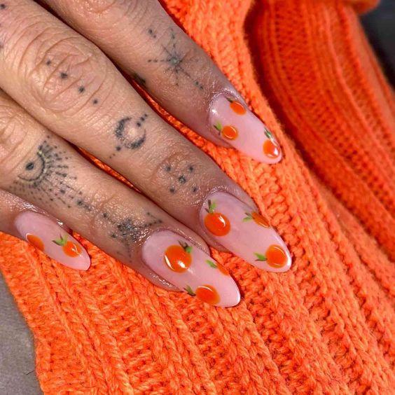 Daisy Nails Of Hailey Bieber