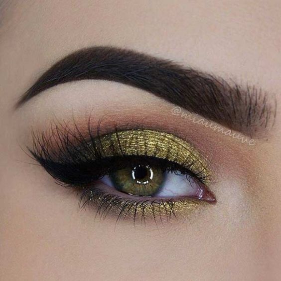 Gold Glitter Eye Look