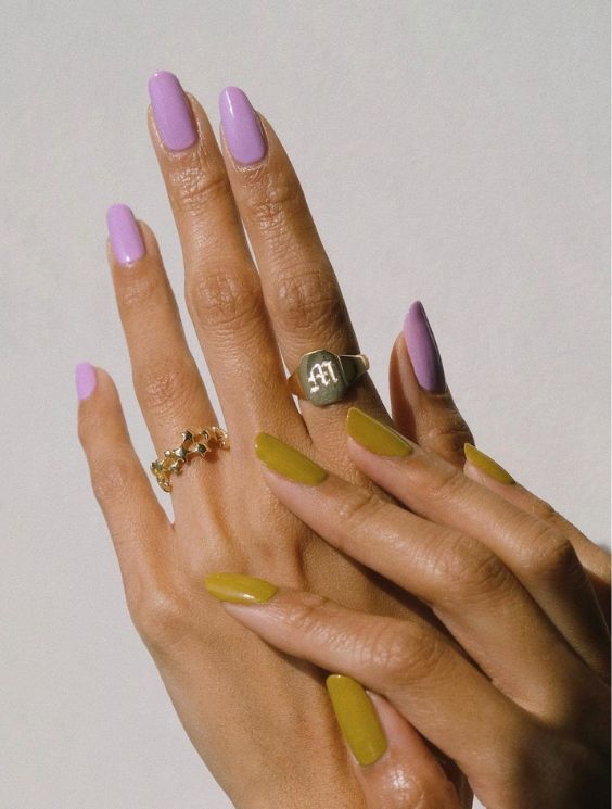 Lilac & Sage Green Minimal Nails