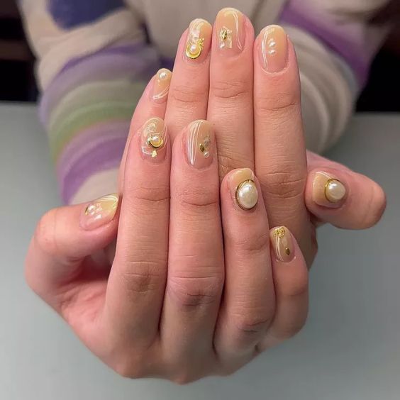 Sassy Gold With jewel