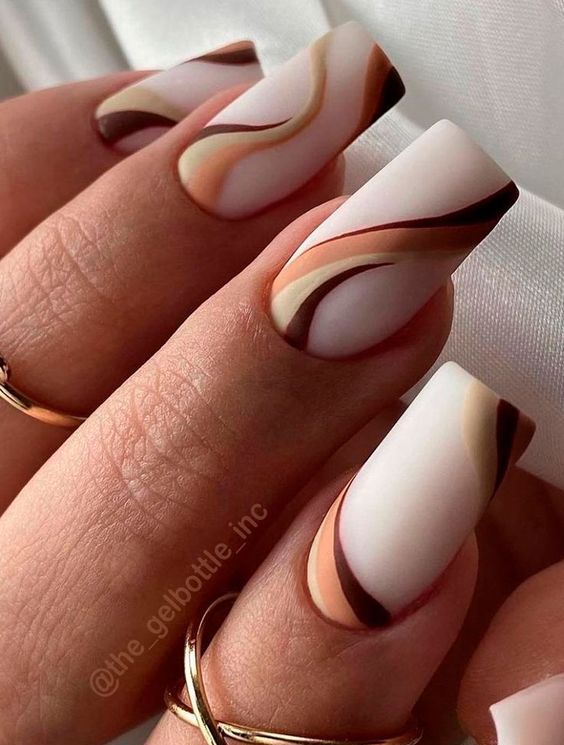 Sweet Caramel Swirl Nails