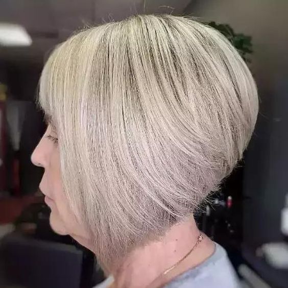 Curved White Wedge Bob