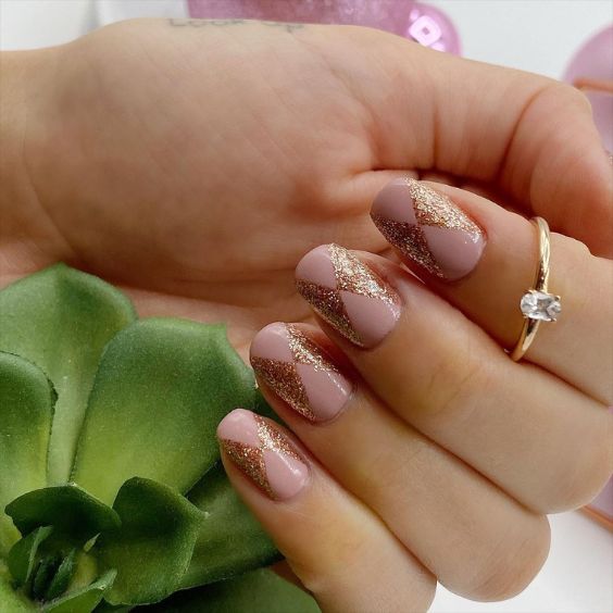 Gold & Mauve Nails