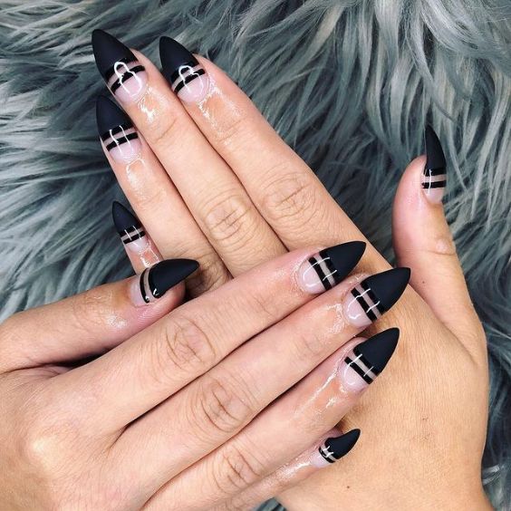 Shiny & Matte Black Nails