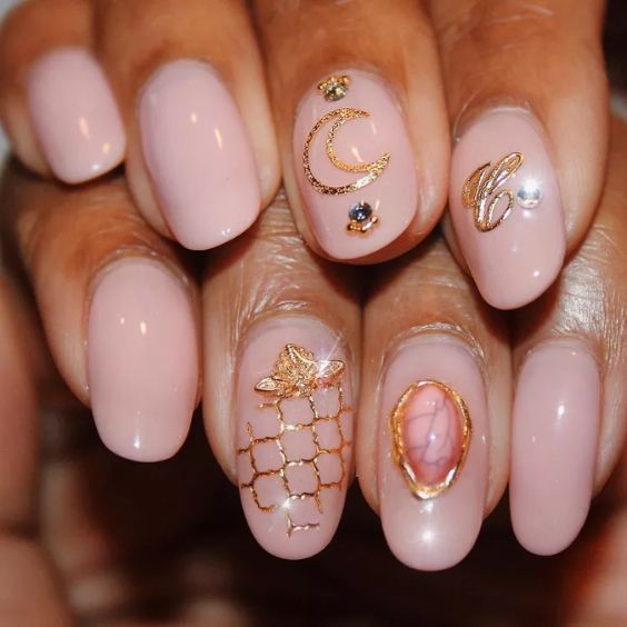 Pink Gold Dreamy Accents Nails