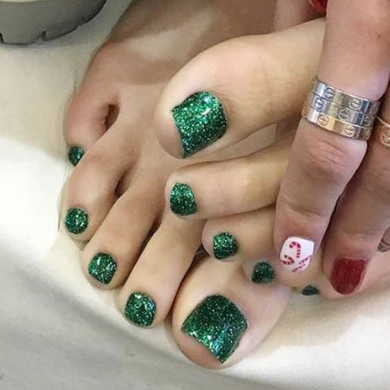 Green Glitter Toenails