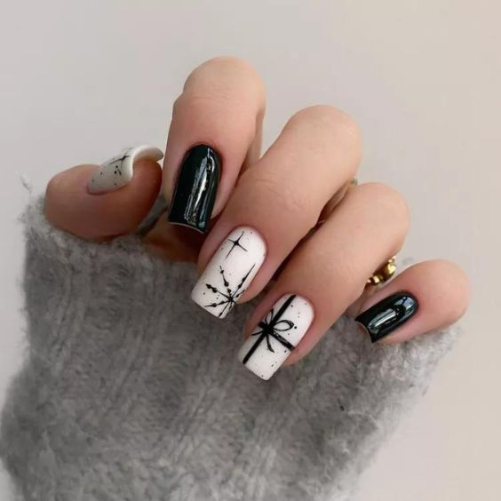 Monochromatic Christmas Nails