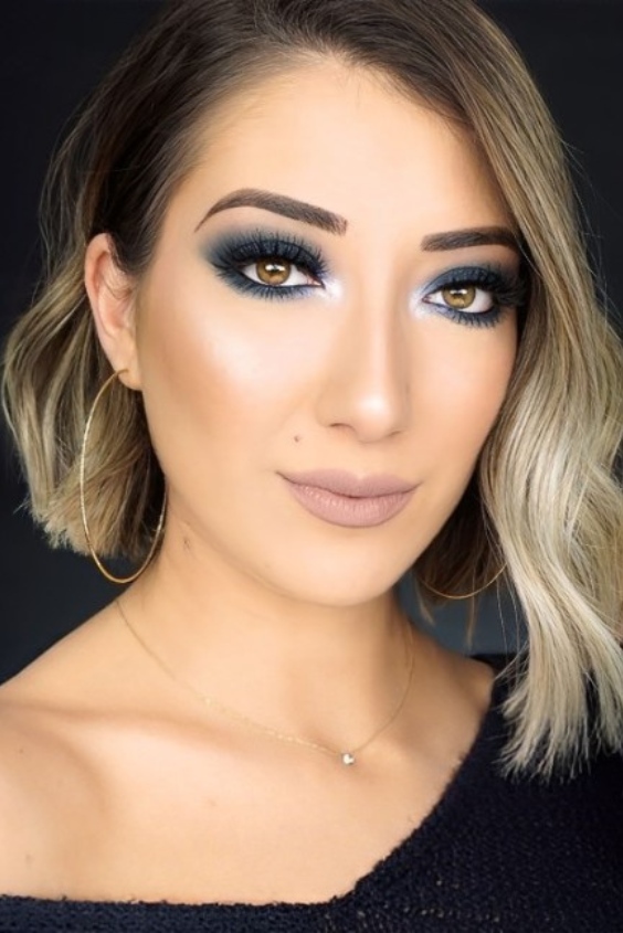 Navy Smokey Eye