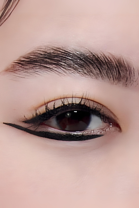 Soft Winged Liner for Everyday Wear