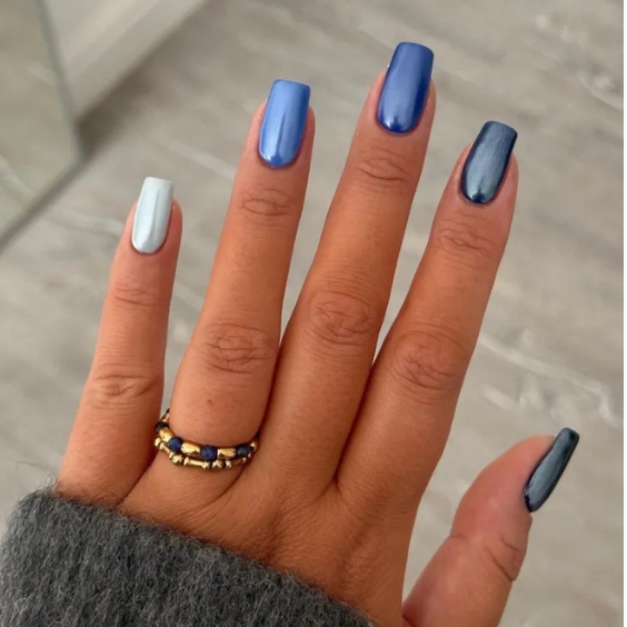 Shimmery Gradient Blue Nails