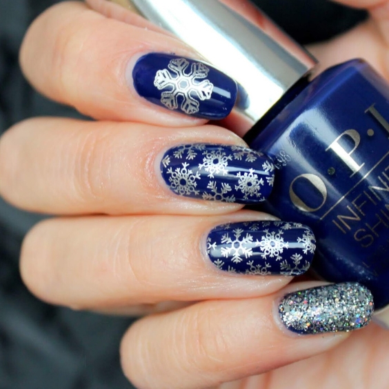 Snowflake-Themed Winter Nail Art