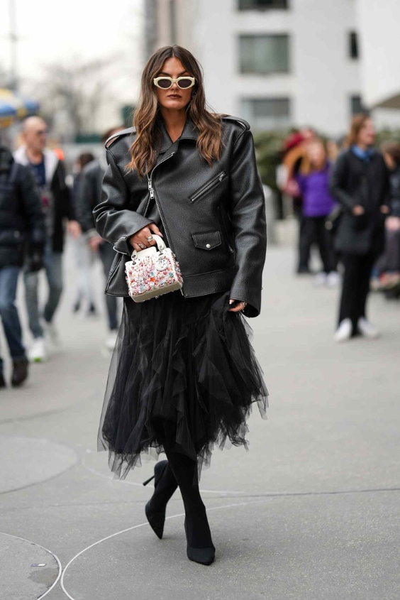 Street Style Edge in Puff Skirt