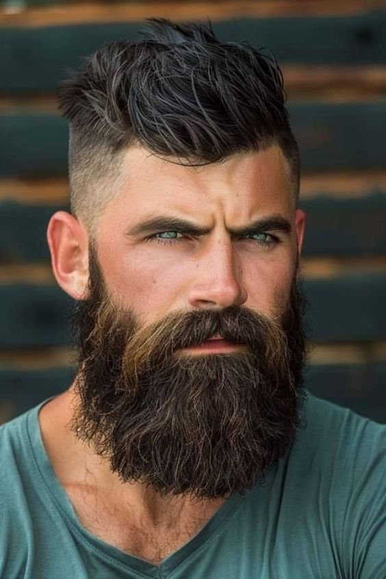 The Rugged Hollywoodian Beard