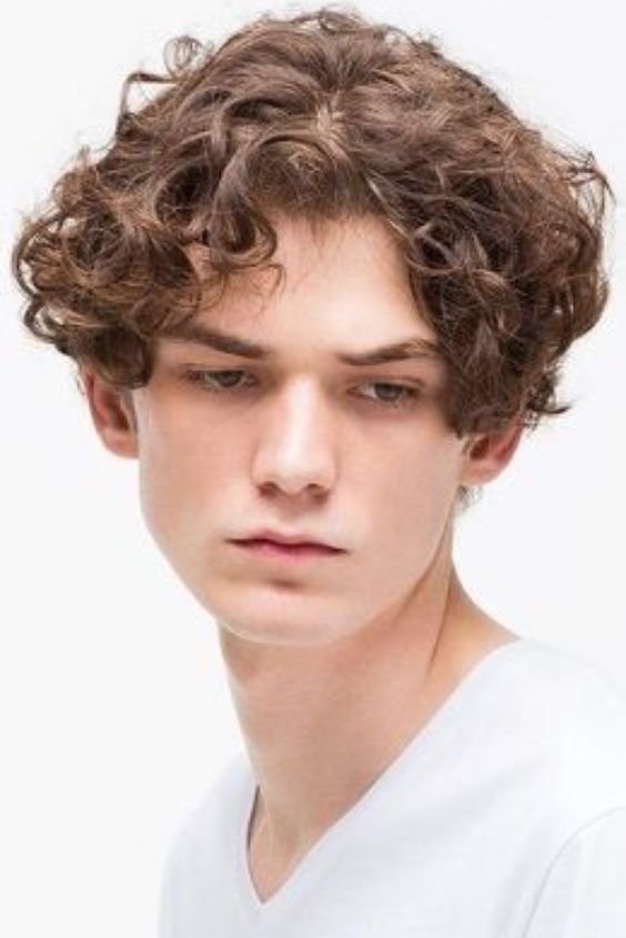 13 Middle Part Hairstyles For Men That Are Totally Trendy 13 Middle Part Hairstyles For Men That Are Totally Trendy