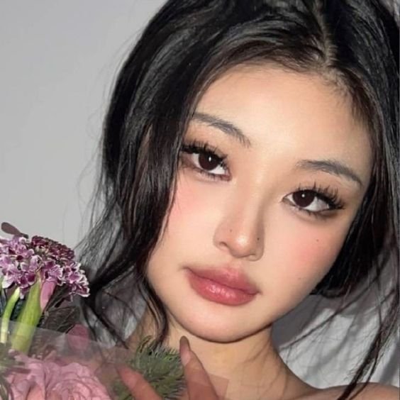 Doll-Like Lashes
