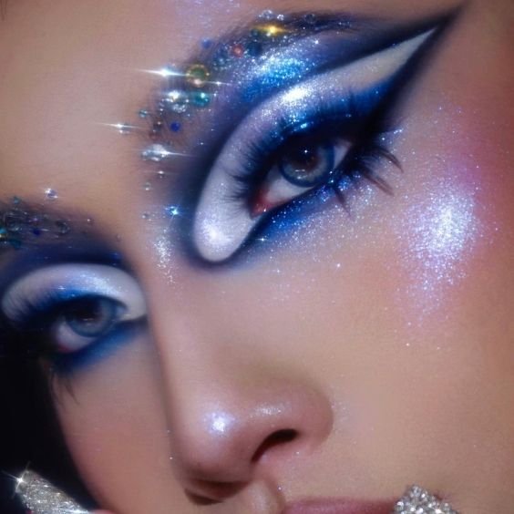 Ice Queen Aura eye makeup