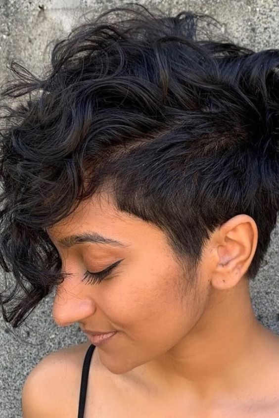 Asymmetrical Fluffy Cut