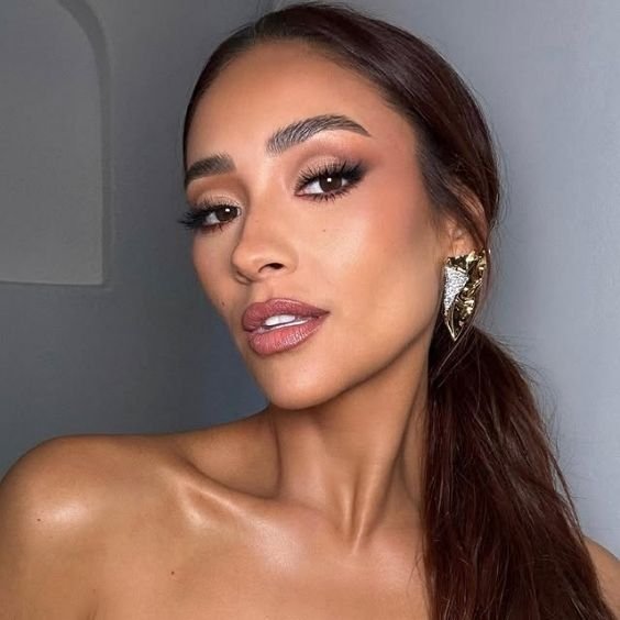 Bronzed Bombshell Monochromatic Look