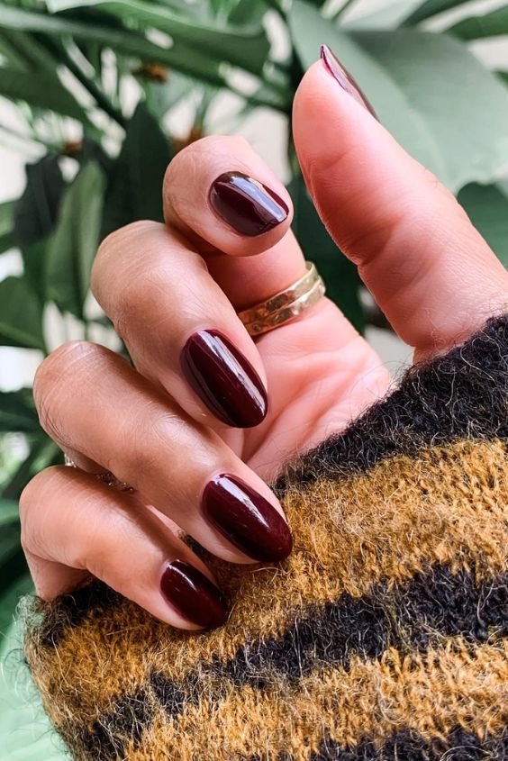 Burgundy Graduation Nails 