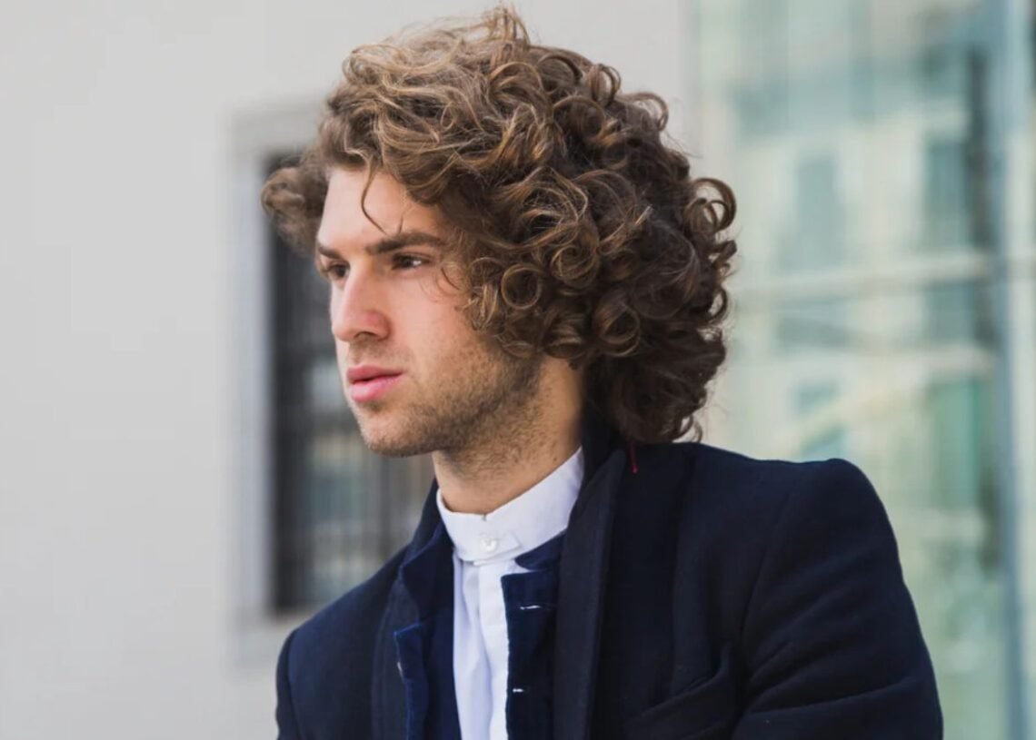 Hairstyles for Light Skin Men