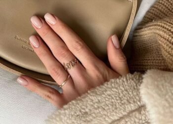 Old Money Piece Nails