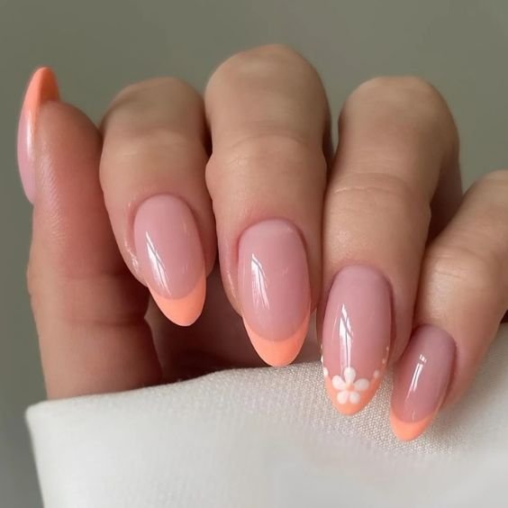 Peachy Pink Minimalist Nails