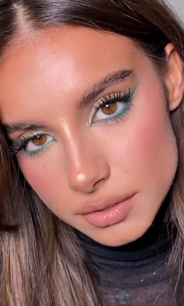 Bold Winged Eyeliner