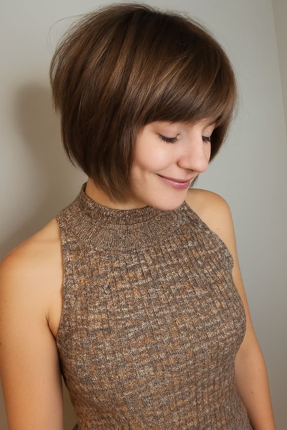 Shingle Bob With Side Part