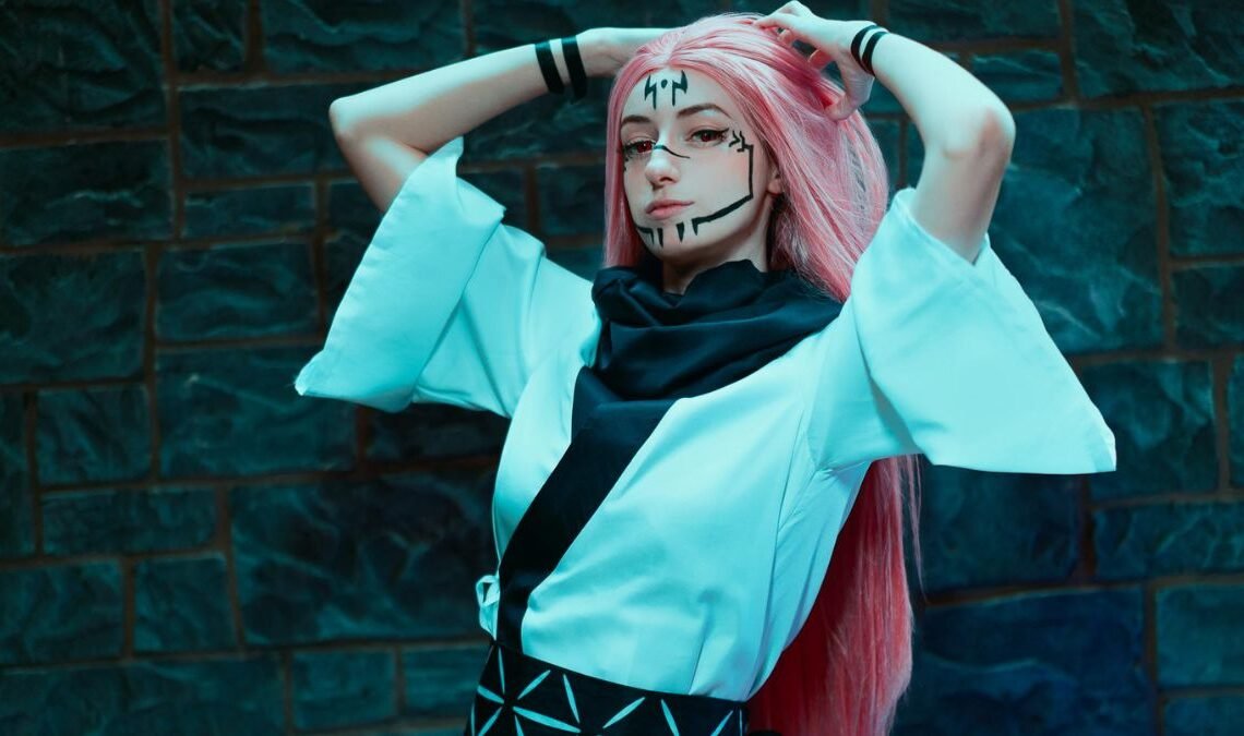 Sukuna Makeup Looks for Women