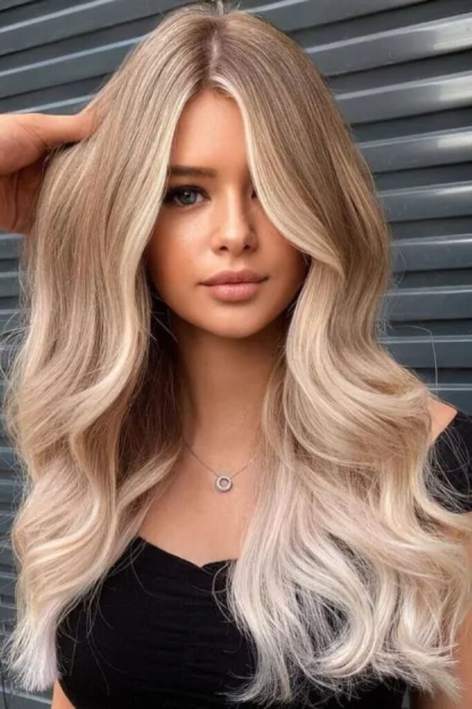 Glossy Beige Blonde Waves