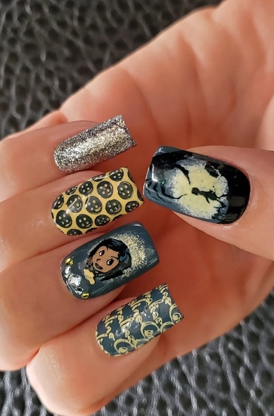 Glow-in-the-Dark Coraline Nails
