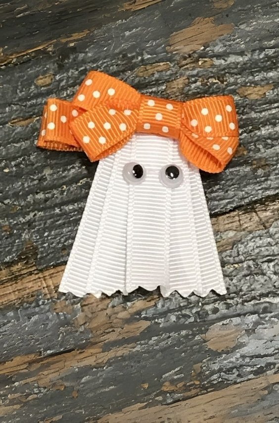 Ribbon Sculpture Ghost Clip