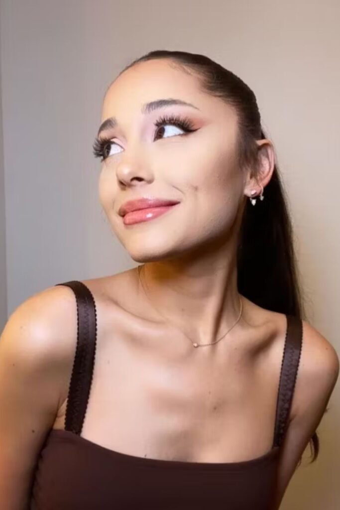 Ariana Grande’s Doll Lashes