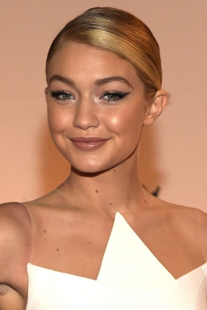 Gigi Hadid’s Cat-Eye Lashes