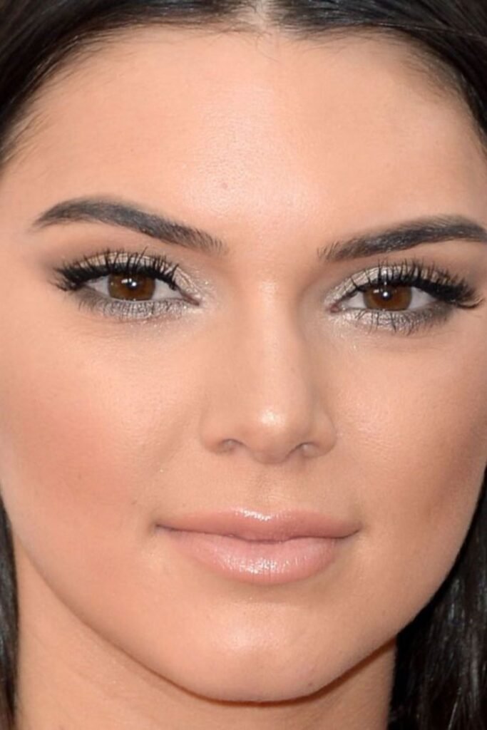 Kendall Jenner’s Feathered Lashes